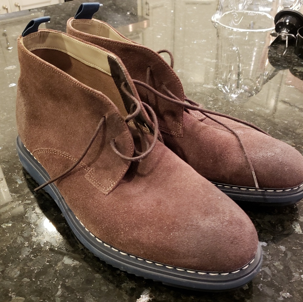 NWT SUEDE CLARK DESERT BOOTS